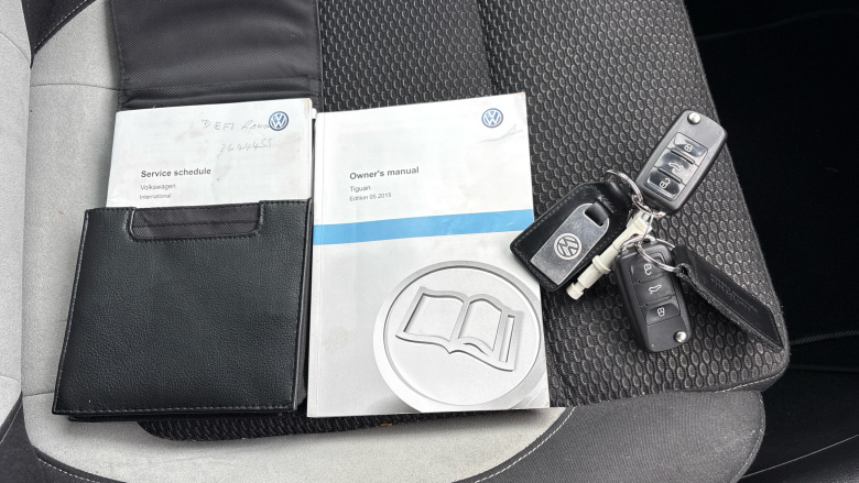 Volkswagen Tiguan 2.0 TDi BlueMotion Tech R-Line 5dr 150 DSG [NAV] Diesel Estate